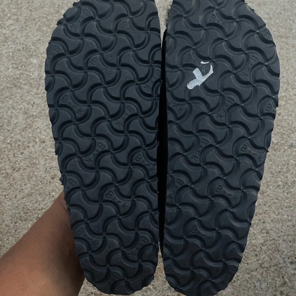 Birkenstock Black Fuzzy Sandals - Picture 5 of 6